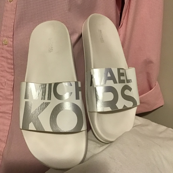 Michael Kors Shoes - 🔥Best offers, Michael Kors, new cond, see pics, unisex, size 9M, super clean